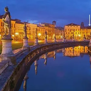 Apartamento Palazzo Carpediem-prato Della Valle, Padua